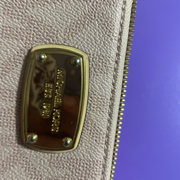 Michael Kors Pink Wallet - Picture 3 of 5